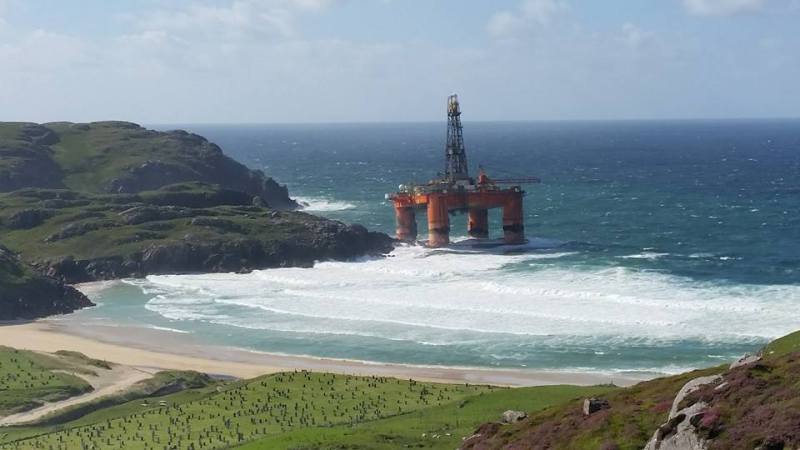 The Transocean Winner ran aground on the Isle of Lewis, Scotland. Photo: Murdanie Macleod