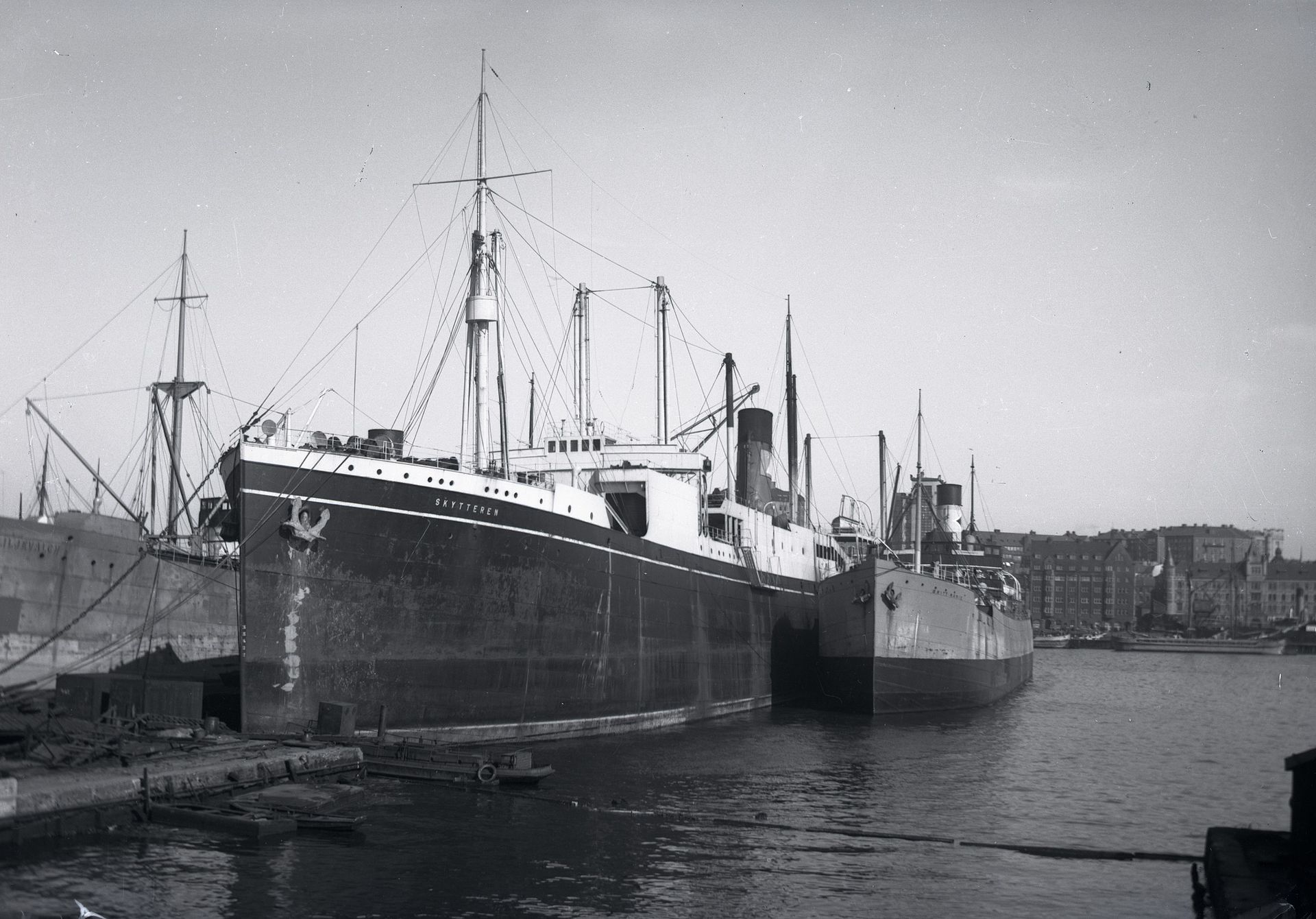 175,000 litres of oil and 120m of ghost nets successfully removed from WWII shipwreck
